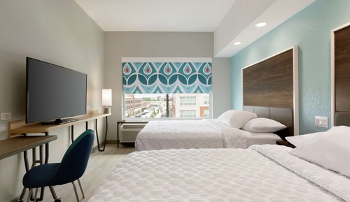 Room, 2 Queen Beds, Accessible (Hearing, Roll-in Shower)