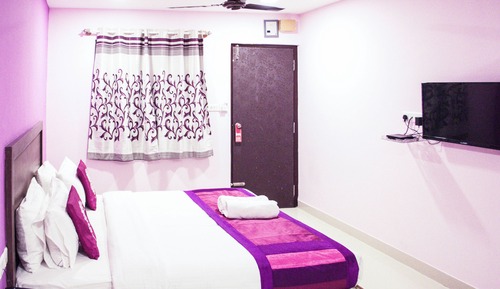 Double Room, 1 Queen Bed