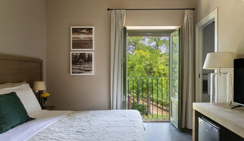 Deluxe Room, 1 King Bed, Mountainside