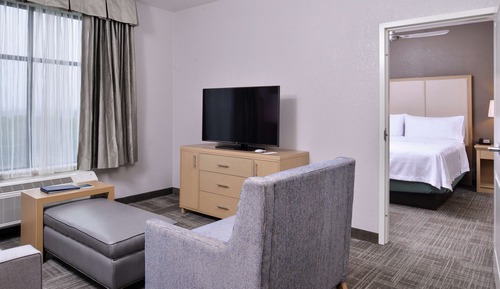 Suite, 1 King Bed, Accessible (Hearing)
