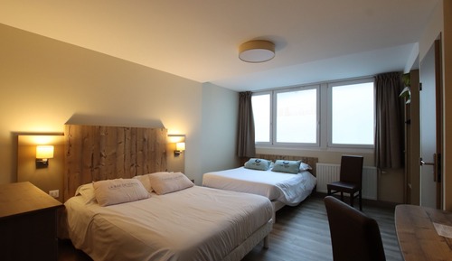 Quadruple Room, Ensuite, Courtyard View