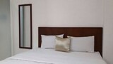 Basic Double Room, 1 Queen Bed