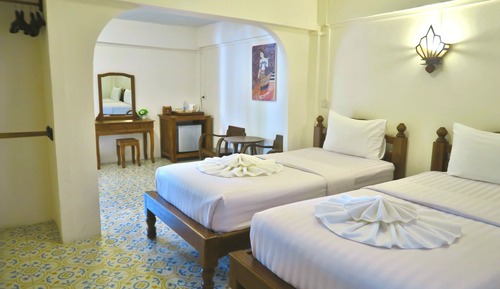 Standard Twin Room