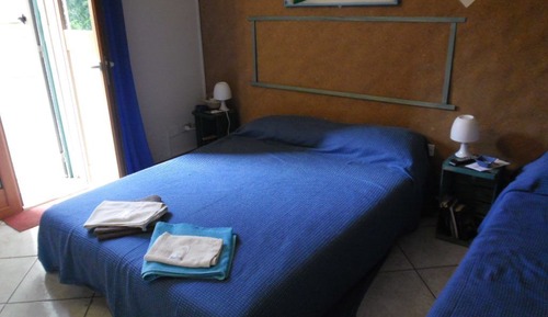 Economy Triple Room