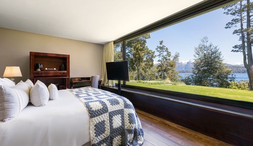 Suite, Lake View