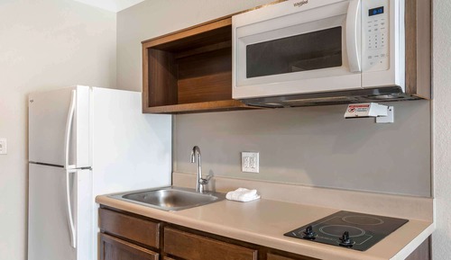 Deluxe Studio, 1 King Bed with Sofa bed, Non Smoking, Refrigerator & Microwave