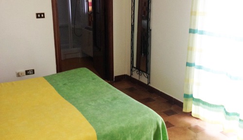 Classic Double Room, Non Smoking, Private Bathroom (Ginestra)