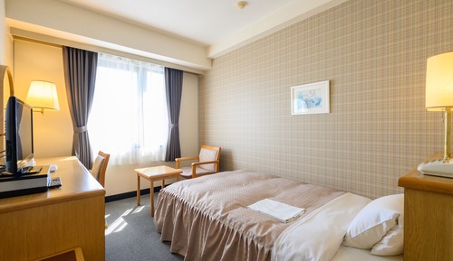 Single Room, Smoking
