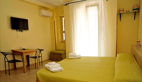 Deluxe Double or Twin Room, Kitchenette