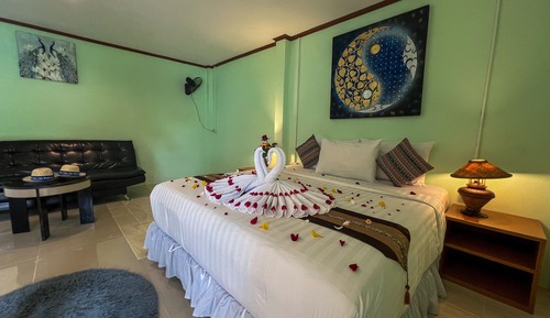 Deluxe Beach Front Cottage with Double Bed