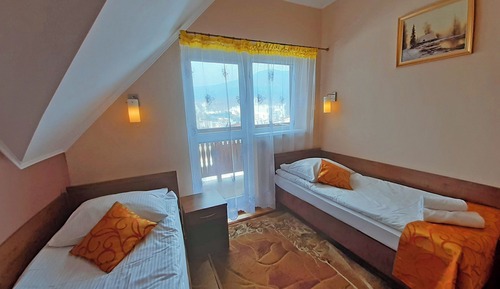 Twin Room (8)
