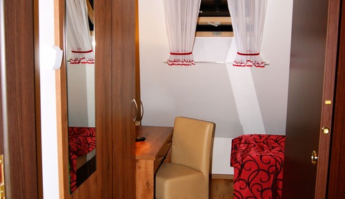 Single Room (10)