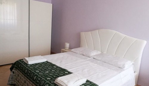 Classic Triple Room, private bathroom (external)