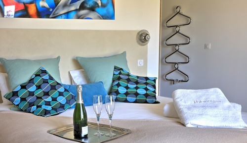 Luxury Triple Room, Vineyard View