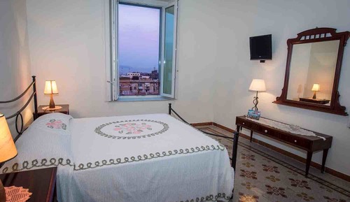 Deluxe Double Room, 1 Queen Bed, Private Bathroom, Oceanfront