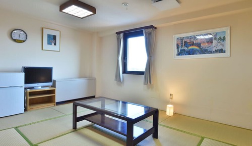 Japanese Style Room For 3 People, Smoking
