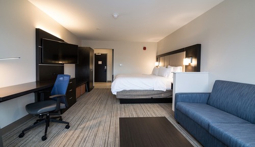 Suite, 2 Queen Beds, Accessible Bathtub (Communications)