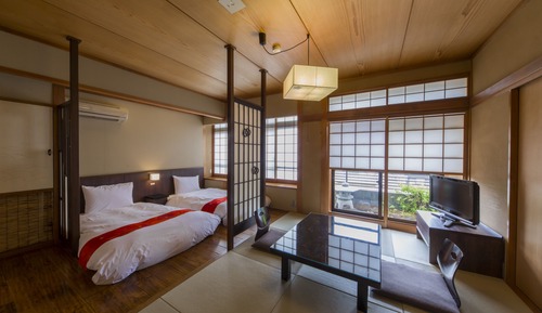 Main Building IORI - Triple Room with Partial Open-air Hot Spring Bath	