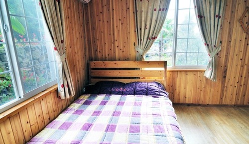 Deluxe Room (B)