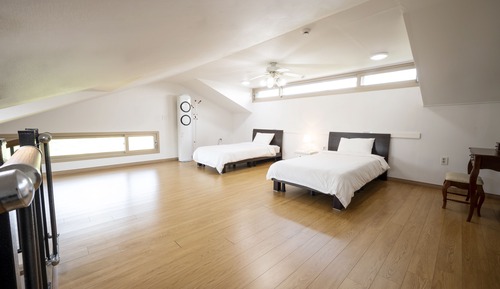 148sqm, Duplex, 2nd Floor (Base occupancy 5, pay onsite 20000 KRW per extra person)