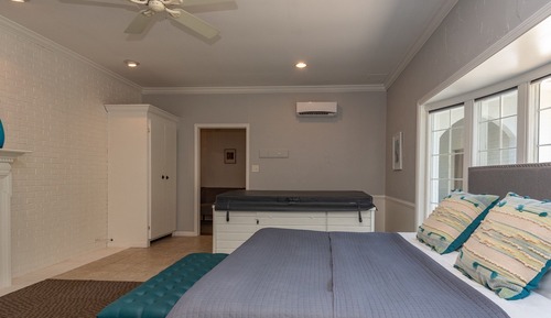 Romantic Suite, Private Bathroom, Courtyard View (9)