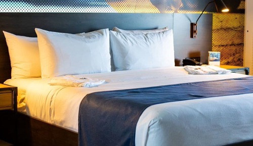 Standard Room, 1 King Bed, Accessible Bathtub, Non Smoking (Communications Accessible)