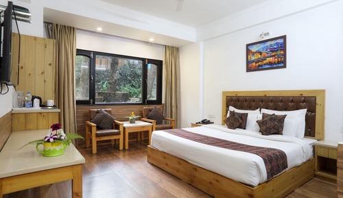 Deluxe Mountain View with Balcony