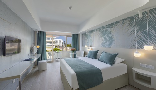Superior Room, Jetted Tub