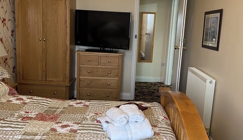 Deluxe twin room,with lounge on second floor.