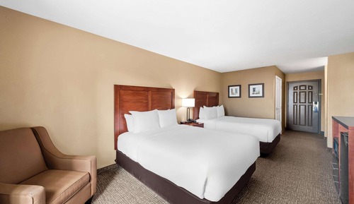 Suite, 2 Bedrooms, Non Smoking, Kitchen (Living Room with Sofa Bed)