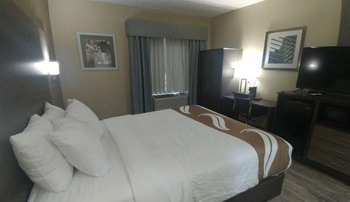 Suite, 1 King Bed, Non Smoking, Refrigerator