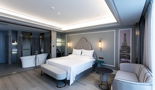 Deluxe Room, 1 King Bed