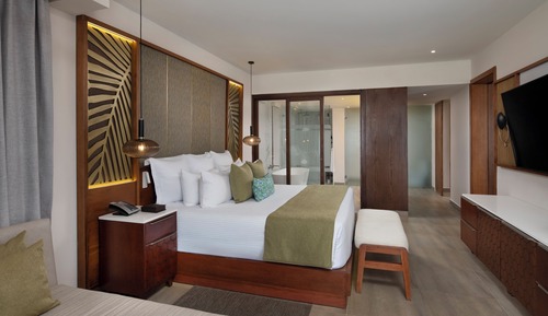 Preferred Club Presidential Suite Swim Out Ocean Front