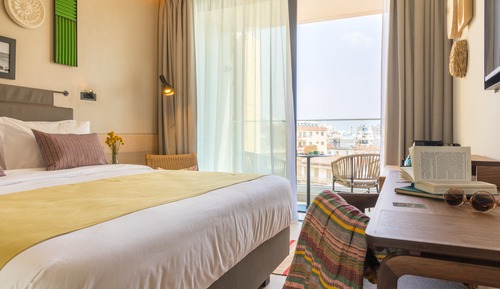 Standard Room, 1 Queen Bed, Accessible Bathtub