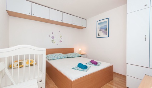 Apartment (A6)