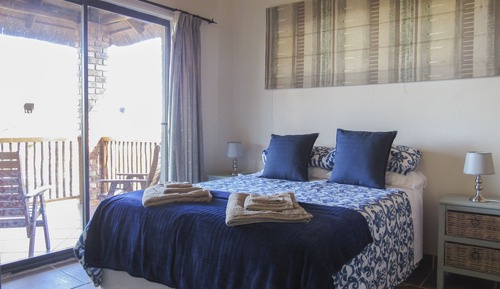 Standard Cottage (Giraffe)