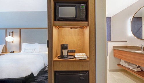 Room, 2 Queen Beds, Non Smoking (Mobility Accessible, Tub)