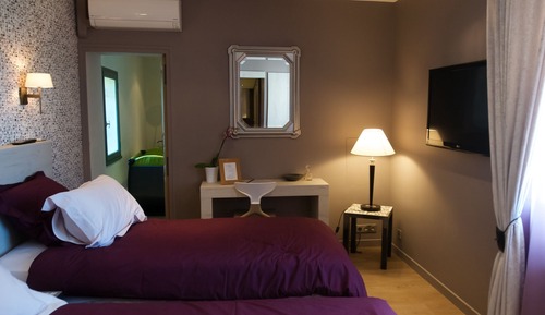 Comfort Room, 1 King Bed, Non Smoking, Garden View (Plume)