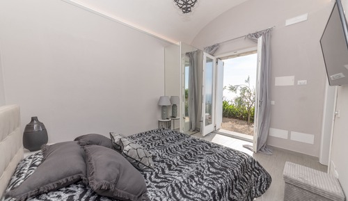 Condo, Sea View