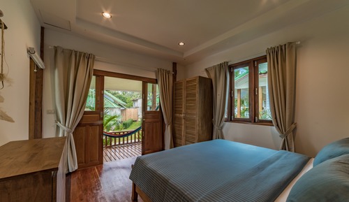 Comfort Villa, 1 King Bed with Sofa bed, Partial Ocean View, Garden Area