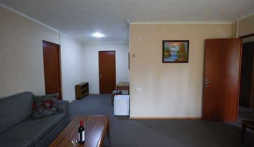 Basic Apartment, Garden View