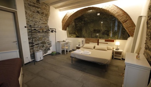 Quadruple Room (Cave)