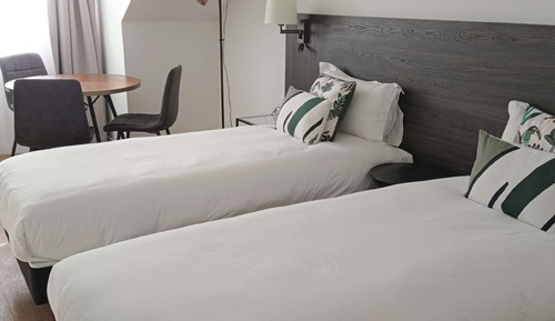 Studio, 2 Twin Beds