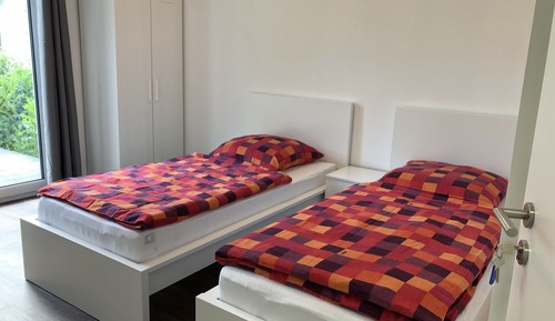 Economy Twin Room, Shared Bathroom