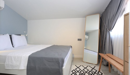 Romantic Apartment, 2 Bedrooms, Kitchen, Sea View