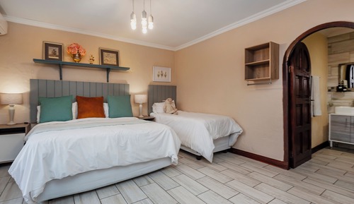Family Room, 1 Bedroom