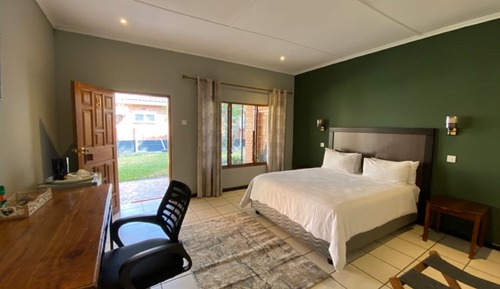 Deluxe Room, 1 Queen Bed, Non Smoking