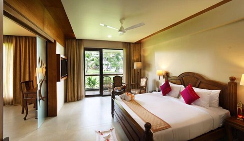 Lake View Suite