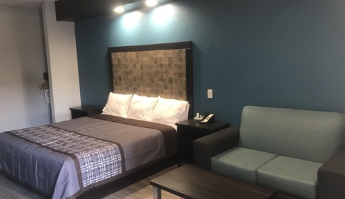 Deluxe Single Room, 1 King Bed, Accessible, Non Smoking