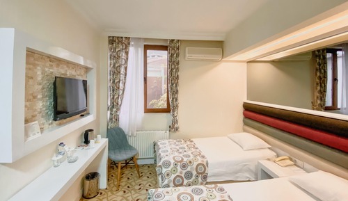 Standard Room with Garden View